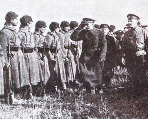 Фотография Колчака с солдатами