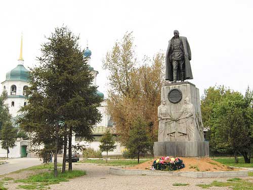 Фотография памятника адмиралу Колчаку