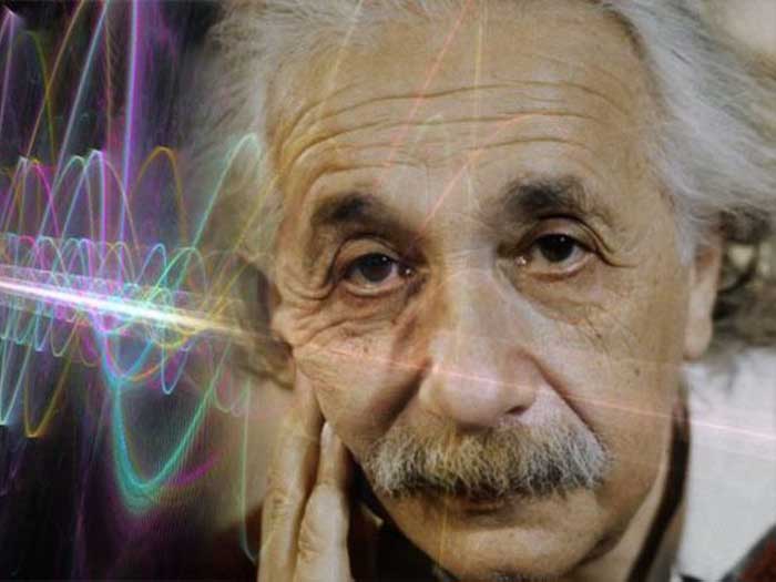 Альберт Эйнштейн верил в паранормальные явления