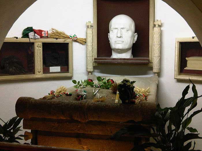 Смерть Бенито Муссолини