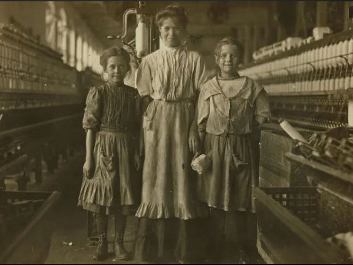 Работницы хлопковой фабрики