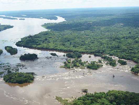 Река Конго на африканском плато