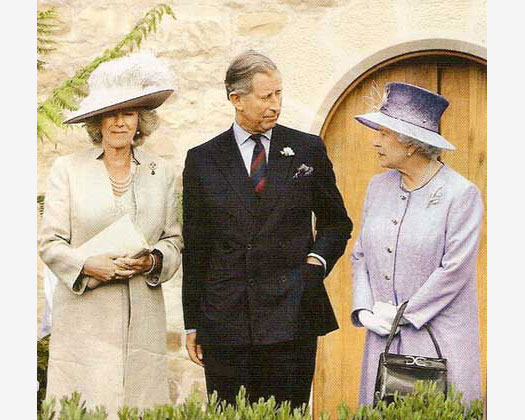 Елизавета II, Чарльз и его жена Камилла