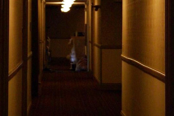 Коридор в отеле с привидениями