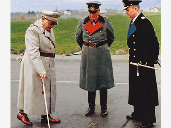 Герман Геринг с подчинёнными