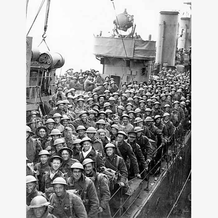 Солдаты на корабле во время эвакуации