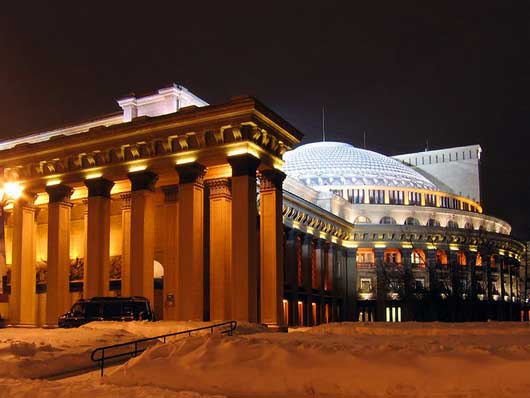 Театр Новосибирска. Приезжай и сними жилье без посредников