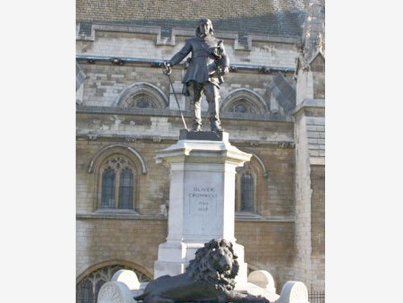 Фотография памятника Оливеру Кромвелю