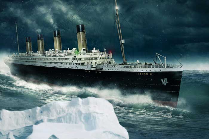 Титаник и айсберг