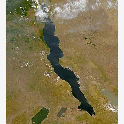 Космический снимок озера Танганьика
