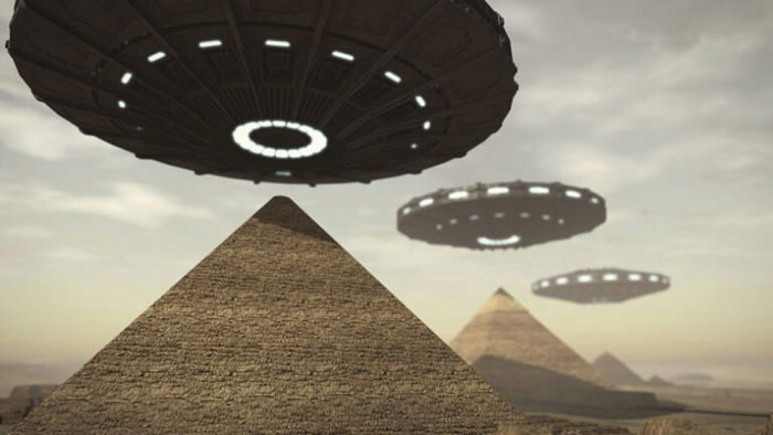 НЛО над пирамидами Древнего Египта