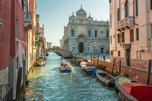 Вид на улицу Венеции